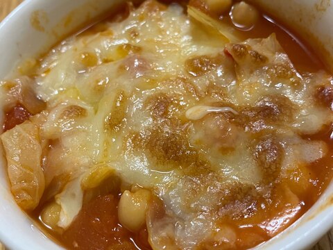 ひよこ豆とチーズのトマトスープ